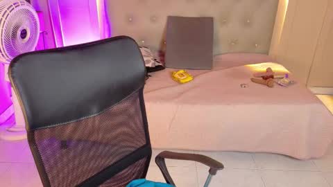 Chloe rosse online show from March 4, 1:23 am