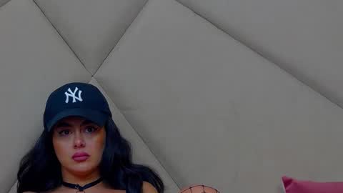 Chloe Vee online show from September 13, 6:32 am