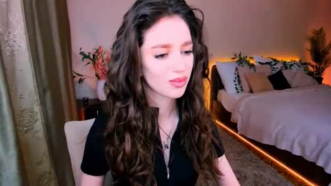 christinaconteeree online show from September 29, 7:30 pm