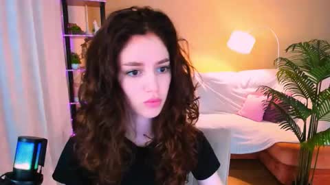 christinaconteeree online show from October 3, 4:23 pm