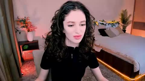 christinaconteeree online show from September 13, 4:26 pm
