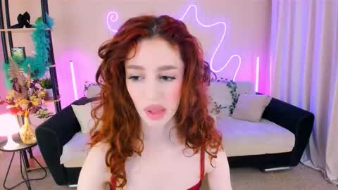 christinaconteeree online show from November 14, 4:18 pm
