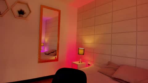 Christine  online show from March 9, 12:08 pm