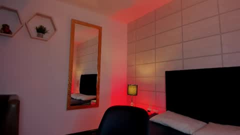 Christine  online show from February 9, 12:18 pm