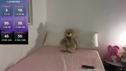 Mia online show from December 10, 2:59 am