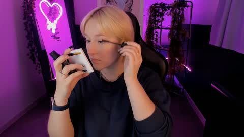 Cin Bellamy online show from September 30, 6:19 am