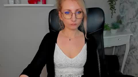 Cinderella online show from March 18, 6:40 am