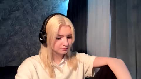 Cindi online show from November 23, 5:03 pm