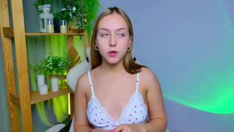 cindylovesmith online show from March 8, 3:43 am