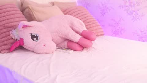 ClaraHazel online show from January 13, 1:15 pm