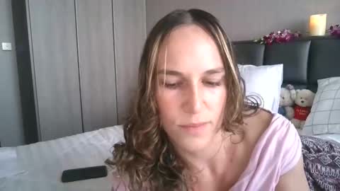 claralafontaine online show from February 23, 10:26 am