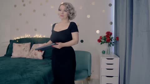 Classy Tinna online show from March 8, 7:46 am