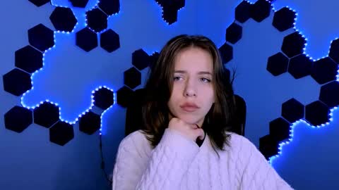 ur Cleo online show from February 19, 10:15 am