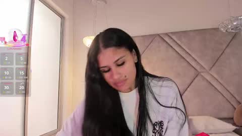 Cleopatra online show from November 17, 6:30 pm