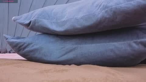 Cloe online show from April 21, 2:35 pm