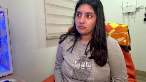 cloe small online show from June 5, 6:52 am