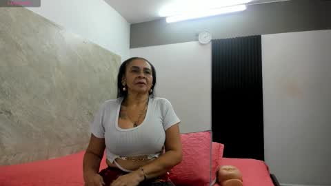 CLOE online show from December 1, 11:36 am