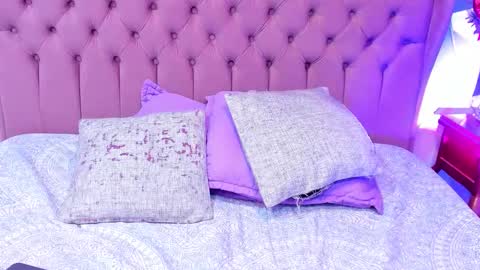 cloeygraweing online show from September 22, 7:01 pm