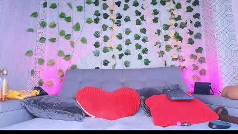 colett online show from October 20, 11:57 am