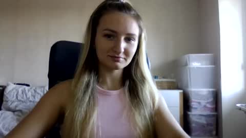 cora_fora online show from September 21, 7:18 am