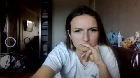 cora_fora online show from April 28, 12:09 pm