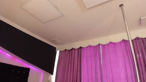 Coral  online show from March 27, 4:19 pm