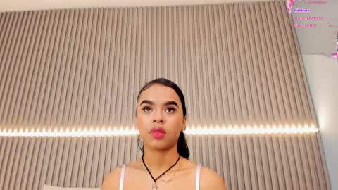 coralineross_ online show from March 3, 11:25 am