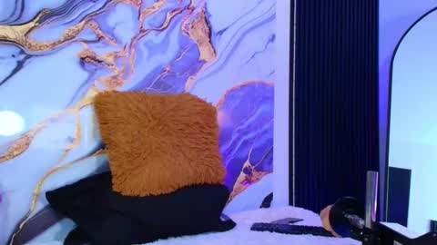 I am coral  online show from March 16, 11:25 am