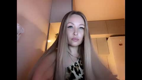 coravell online show from March 30, 9:03 pm