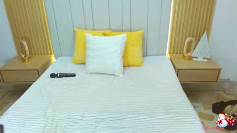 Sara online show from December 21, 1:48 pm