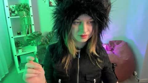 Alice online show from February 21, 1:45 pm