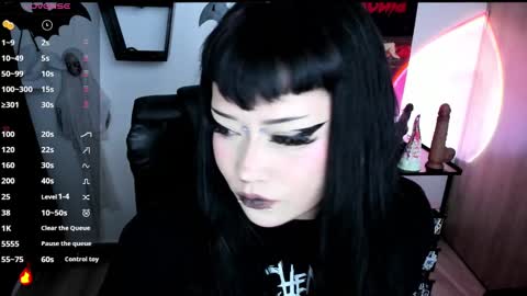 Cris online show from November 22, 11:18 pm