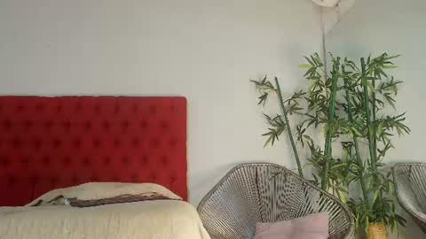 Cris  online show from July 18, 7:49 pm