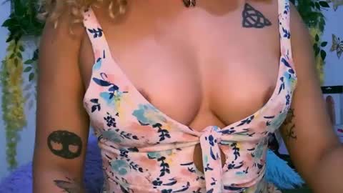 crysrus online show from October 10, 1:21 am