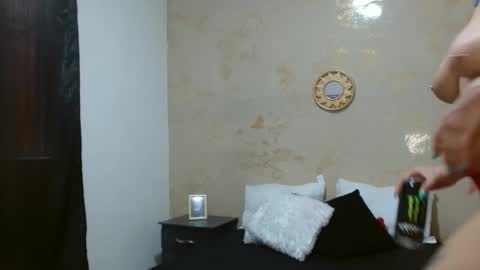 Crystal Blaze online show from March 12, 7:58 pm