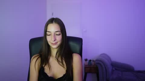 Crystalbrunette18 online show from June 24, 6:18 pm