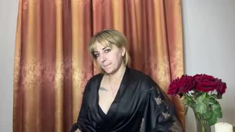 Mary online show from June 17, 9:05 pm