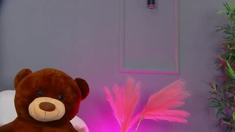 crystallred online show from April 15, 4:46 am