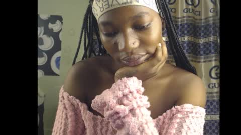 cumebony_petit online show from October 13, 12:35 am