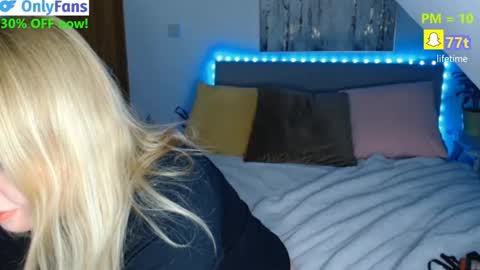 FREE Instagram dancingneighbour online show from February 3, 4:54 am