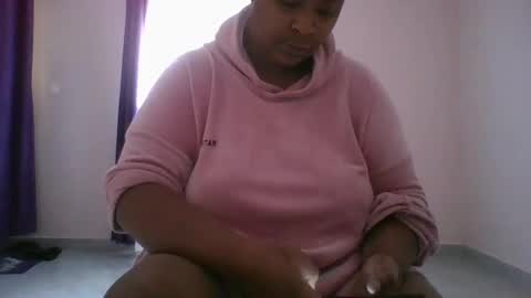 Essie online show from March 1, 11:06 am