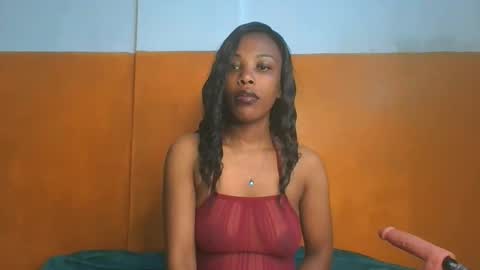 curvylyin online show from September 15, 9:06 am