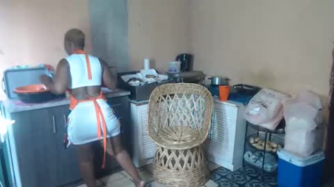 curvypear76x online show from January 3, 8:32 am