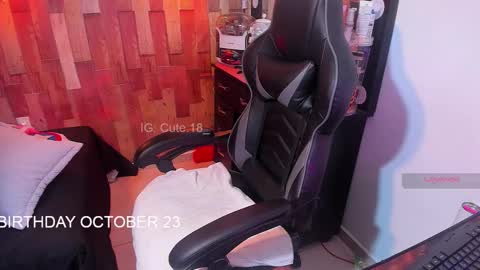    Independent Model online show from October 14, 8:33 pm