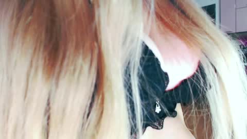 cute_jes online show from April 18, 5:48 pm