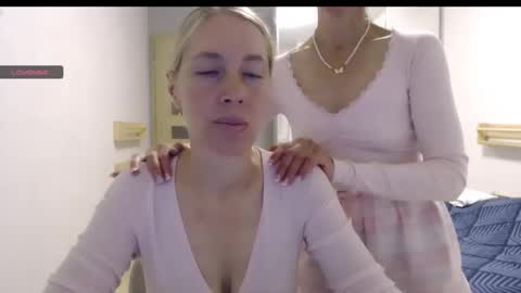 cute_lion_ online show from October 8, 5:17 pm