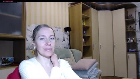 cute_lion_ online show from December 13, 8:15 pm