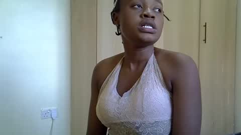 cute_savanna online show from December 10, 12:49 pm