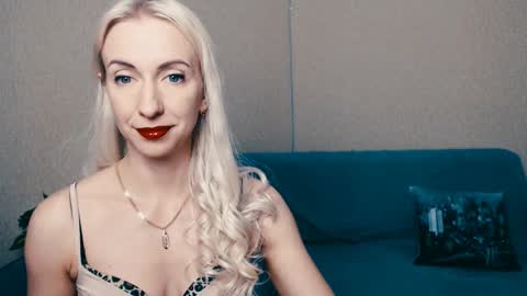 cute_smile_shy online show from February 13, 7:52 pm