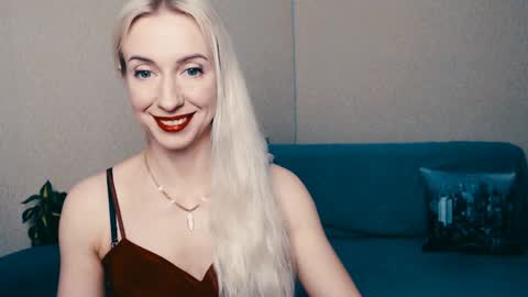 cute_smile_shy online show from January 28, 8:26 pm